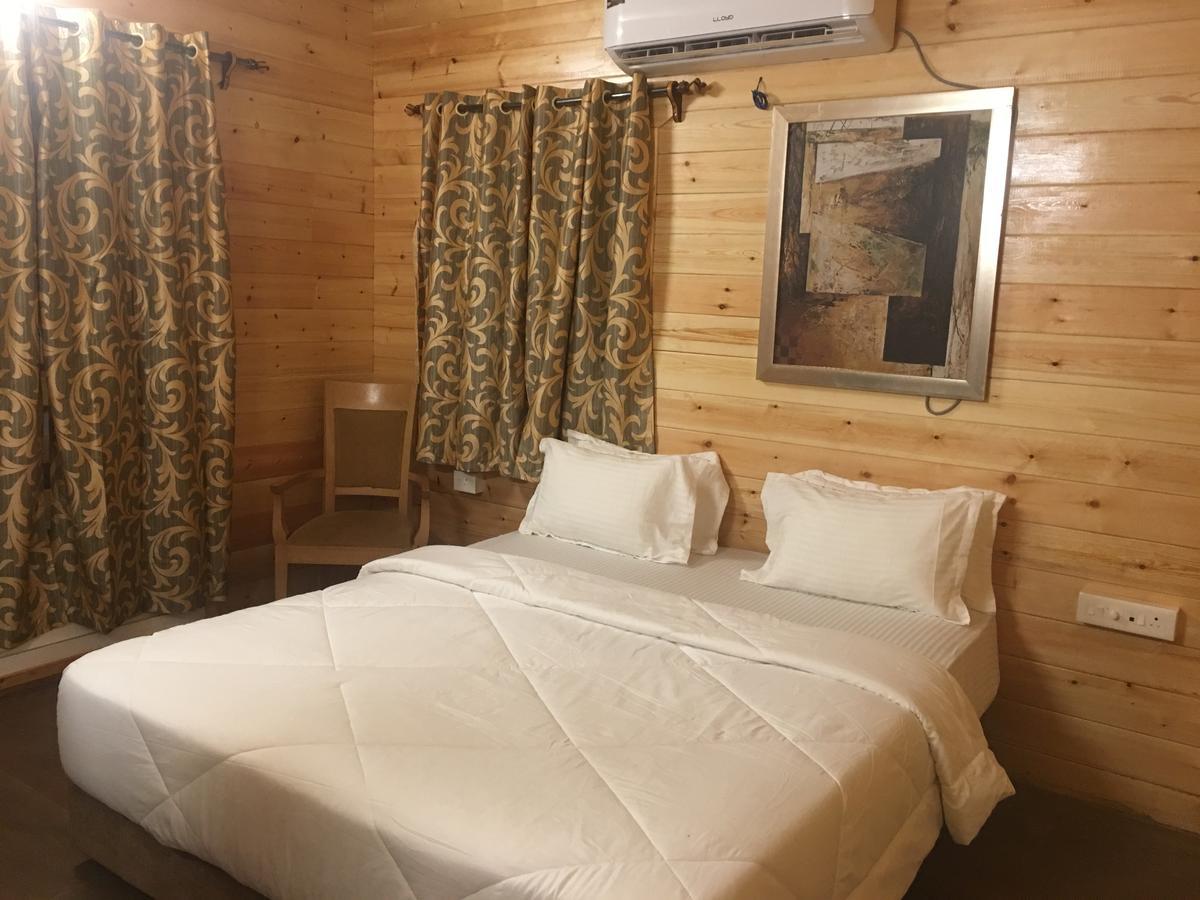 Tiara Fiesta Beach Cottages Morjim Luaran gambar