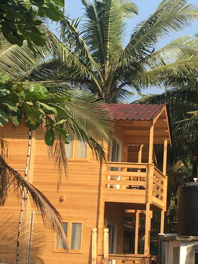 Tiara Fiesta Beach Cottages Morjim Luaran gambar